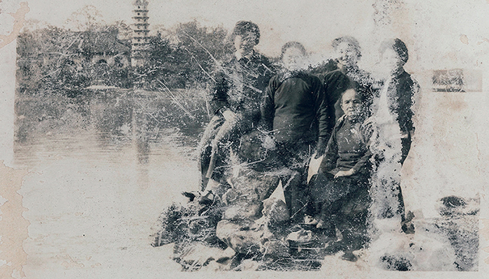 Burkhard Philipp von Harder | SUITCASE FROM SHANGHAI | Anonymous Family Photo Albums from the Times of the Cultural Revolution
