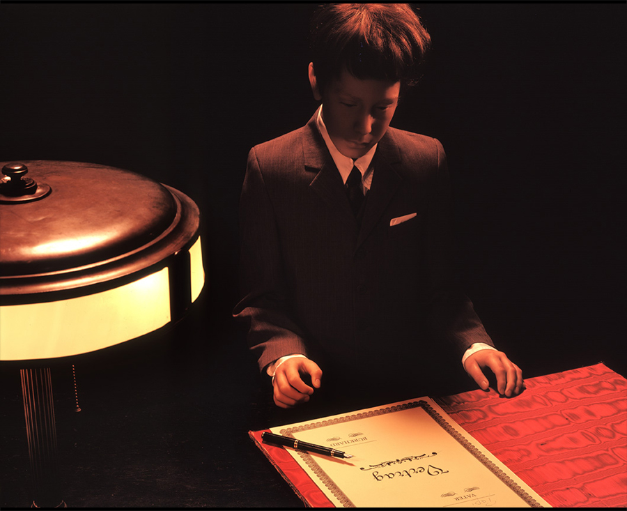 VATERBILDER | FATHERPICTURES - Part II - Der Vertrag / The contract- 2004 &copy;  Burkhard Philipp von Harder