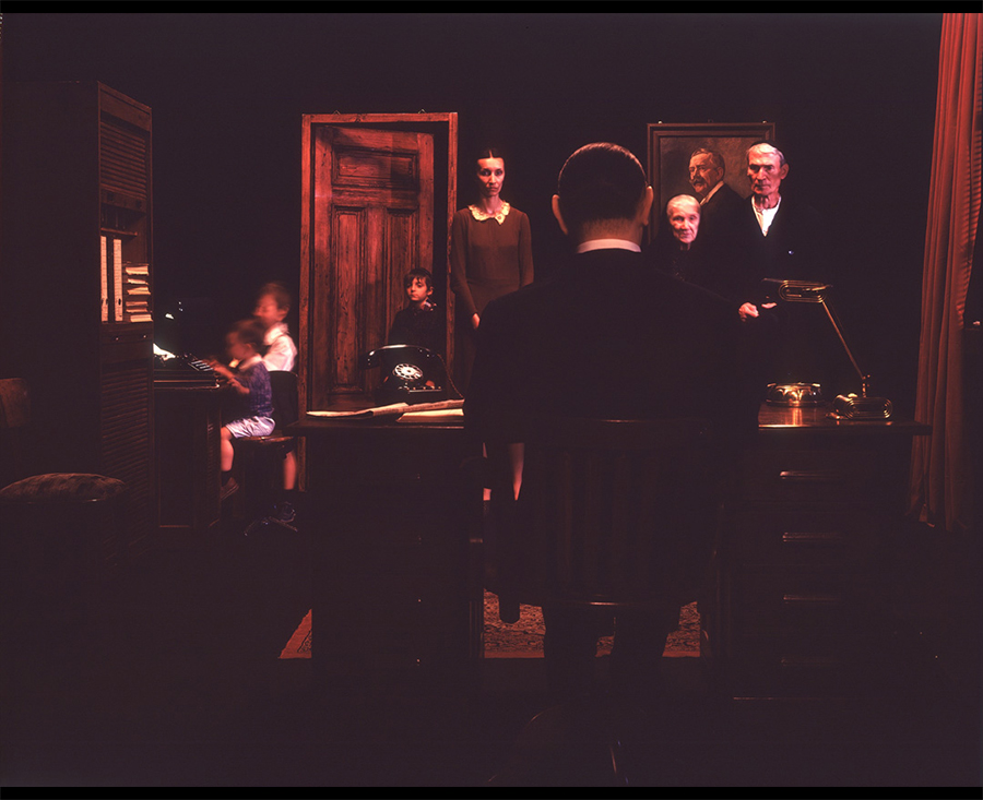 VATERBILDER | FATHERPICTURES - Part II - Der Vertrag / The contract- 2004 &copy;  Burkhard Philipp von Harder